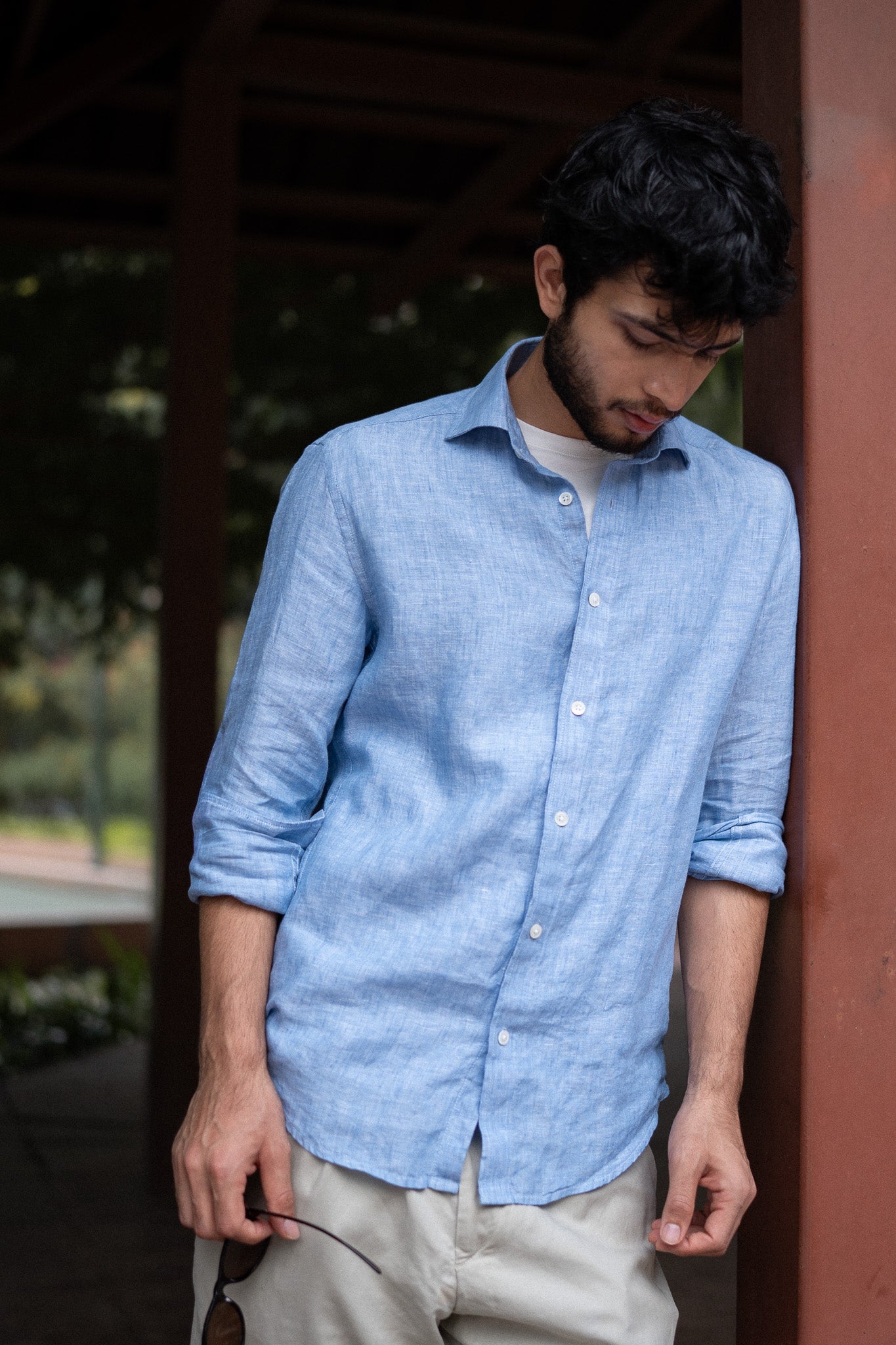 The Baird McNutt Irish Linen Shirt - Chambray Blue